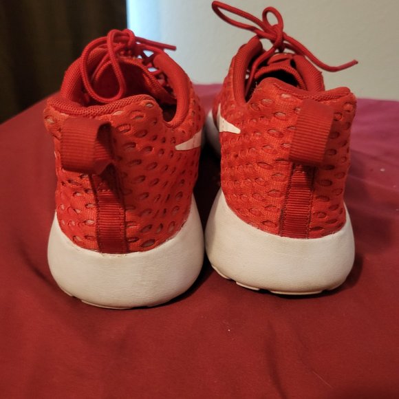 Nike Roshe One Flight Weight University Red/White Sneakers 5y or Womens 6.5 - Picture 2 of 7